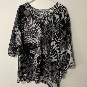 Belle by Kim Gravel . Two piece set. Leopard tank with animal overlay. Size XL